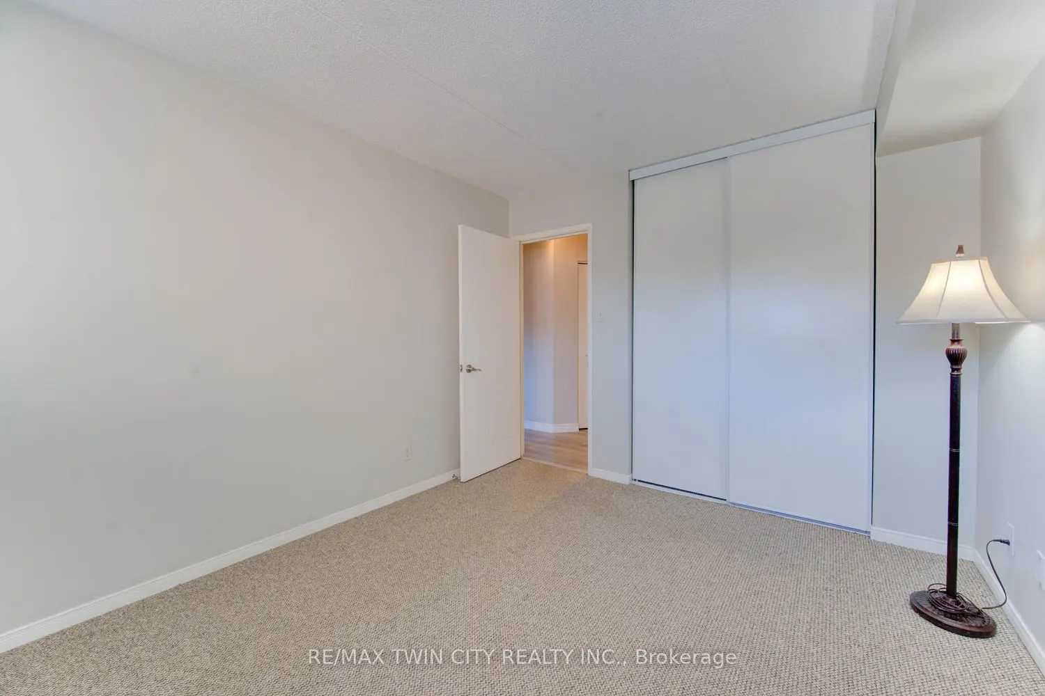 Additional image 10 of 3085 Kingsway Drive 27