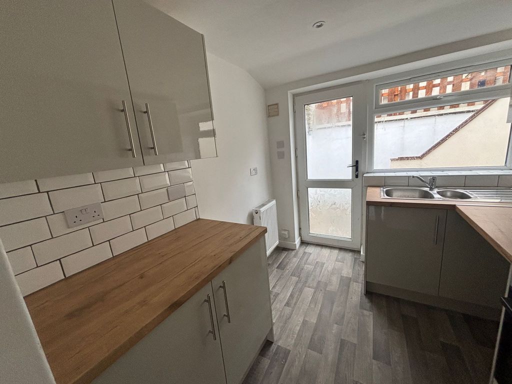 Additional image 2 of 2 bed terraced house to rentBedw Road, Bedlinog CF46