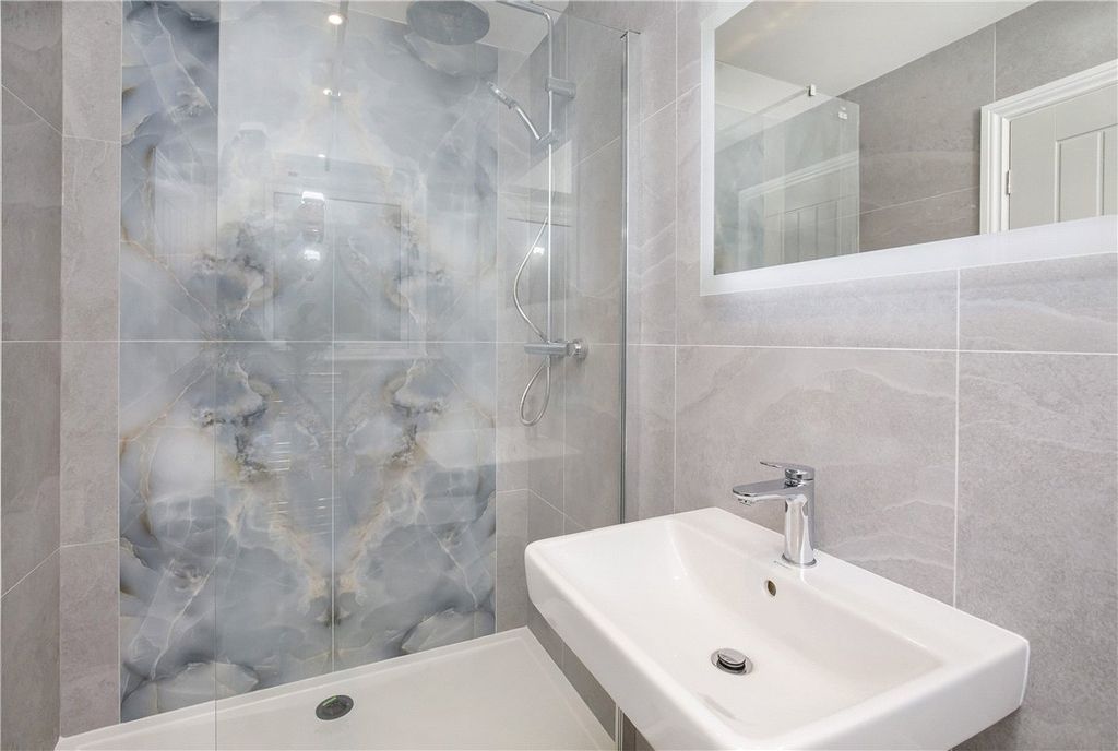 Additional image 6 of 2 bed flat to rentWayside Crescent, Harrogate, North Yorkshire HG2