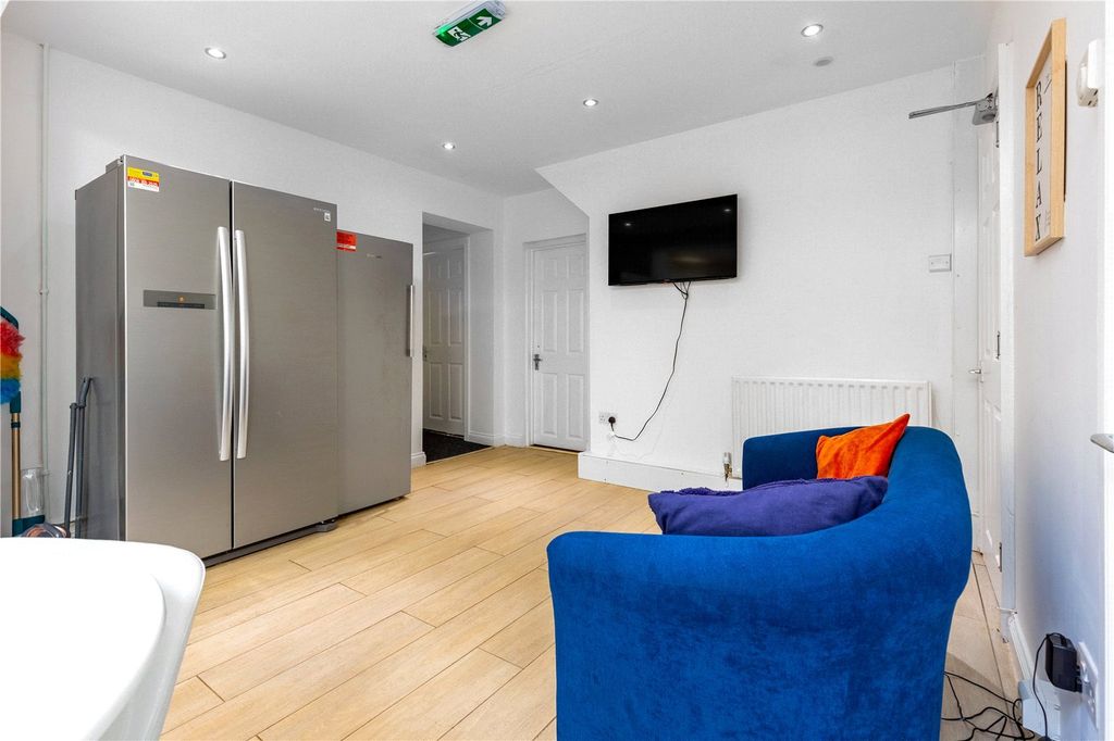 Additional image 6 of 6 bed semi-detached house to rentHelmdon Crescent, Northampton NN2