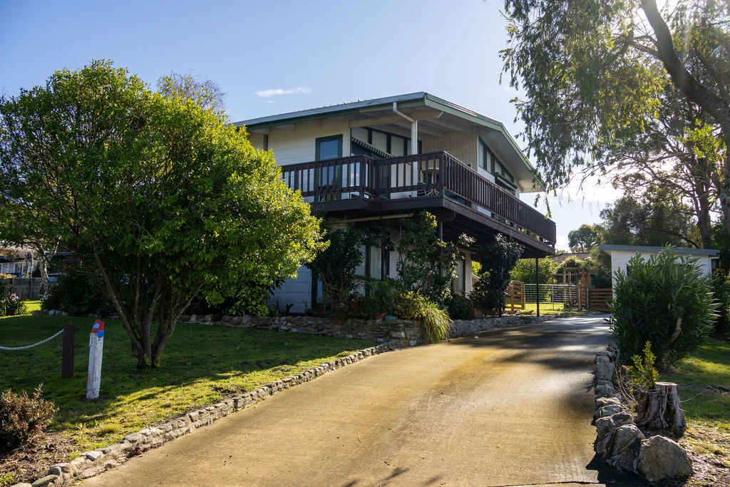 9 Howden Court, Mallacoota VIC 3892