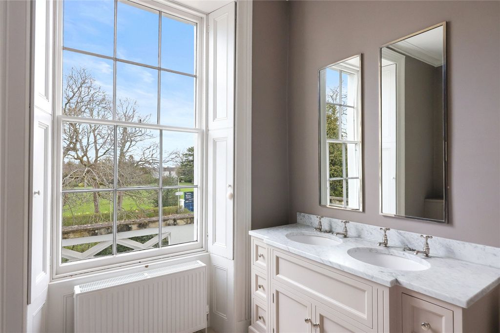Additional image 13 of 7 bed detached house to rentThe Park, Cheltenham, Gloucestershire GL50