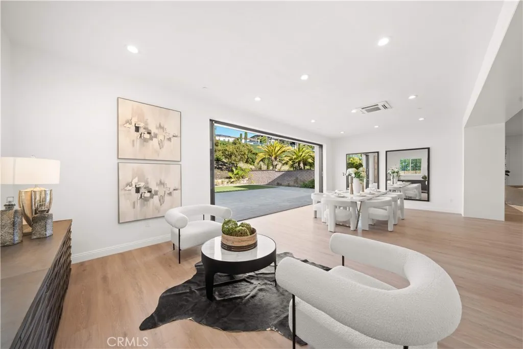 Additional image 102 of 221 Clear Fls, Irvine, CA 92602