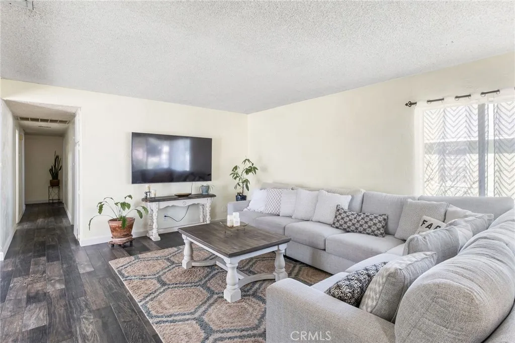 Additional image 11 of 938 W Laurel St, Colton, CA 92324