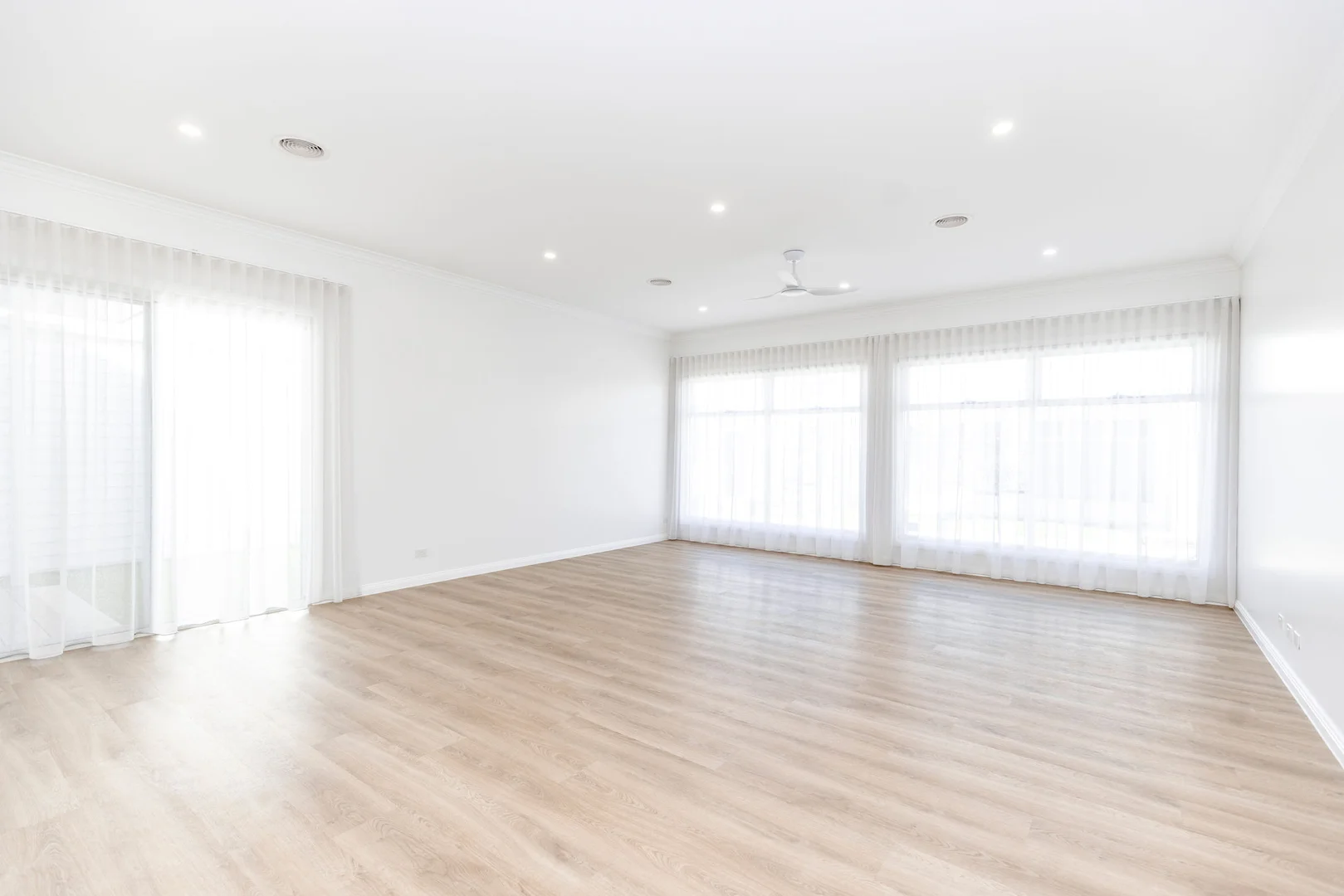 Additional image 8 of 1/13-15 Kimberley Avenue, Swan Hill VIC 3585