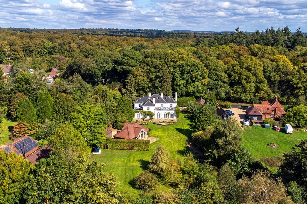 Additional image 2 of 5 bed detached house to rentHighmoor Cross, Henley-On-Thames, Oxfordshire RG9