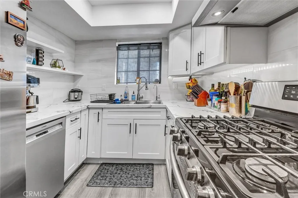 Additional image 3 of 6545 Reseda Boulevard Unit 6, Reseda, CA 91335