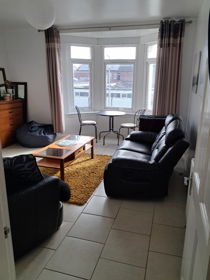 Room in a Shared Flat, Carmichael St, G51, N1 7GU