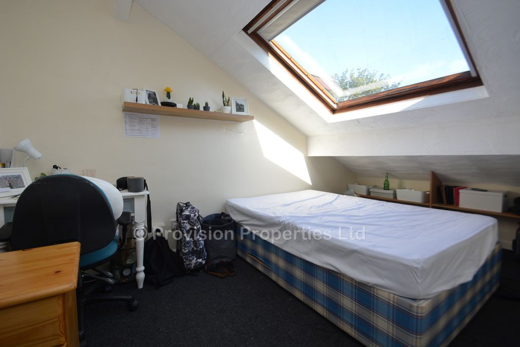 Additional image 9 of 8 bed terraced house to rentAsh Grove, Hyde Park, Leeds LS6