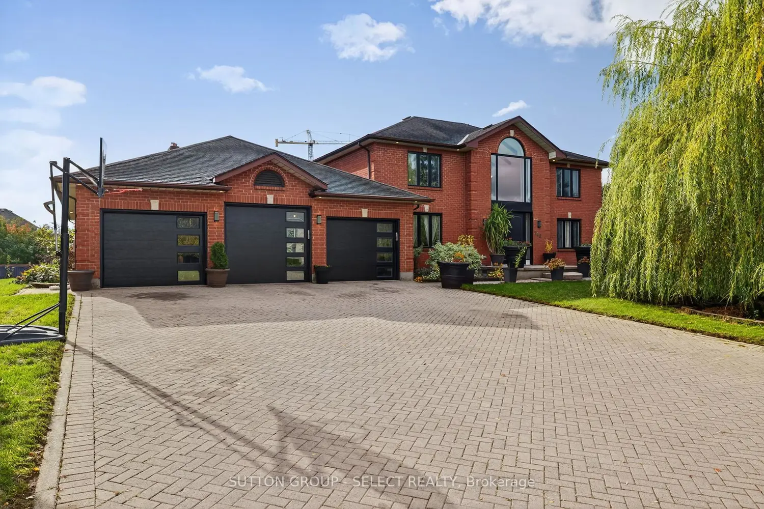 700 Franklinway Crescent