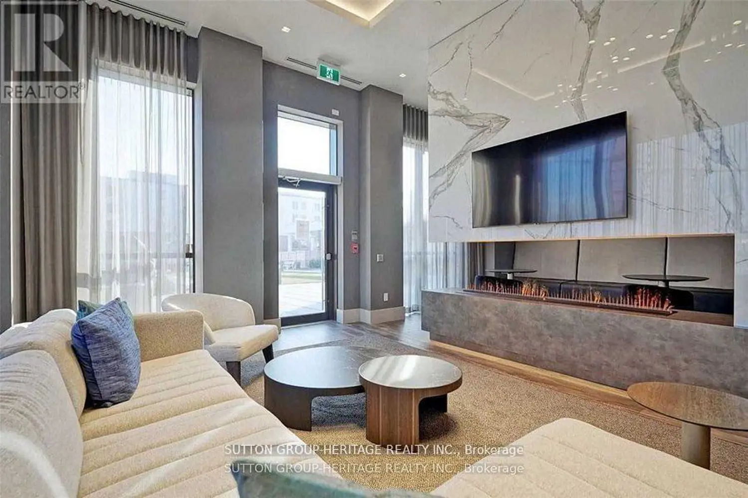 Additional image 6 of 2550 Simcoe Street Ph3