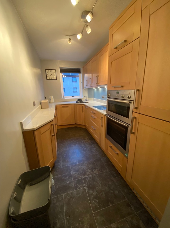 2 Bed Flat, Hawthornden Place, EH7, N1 7GU