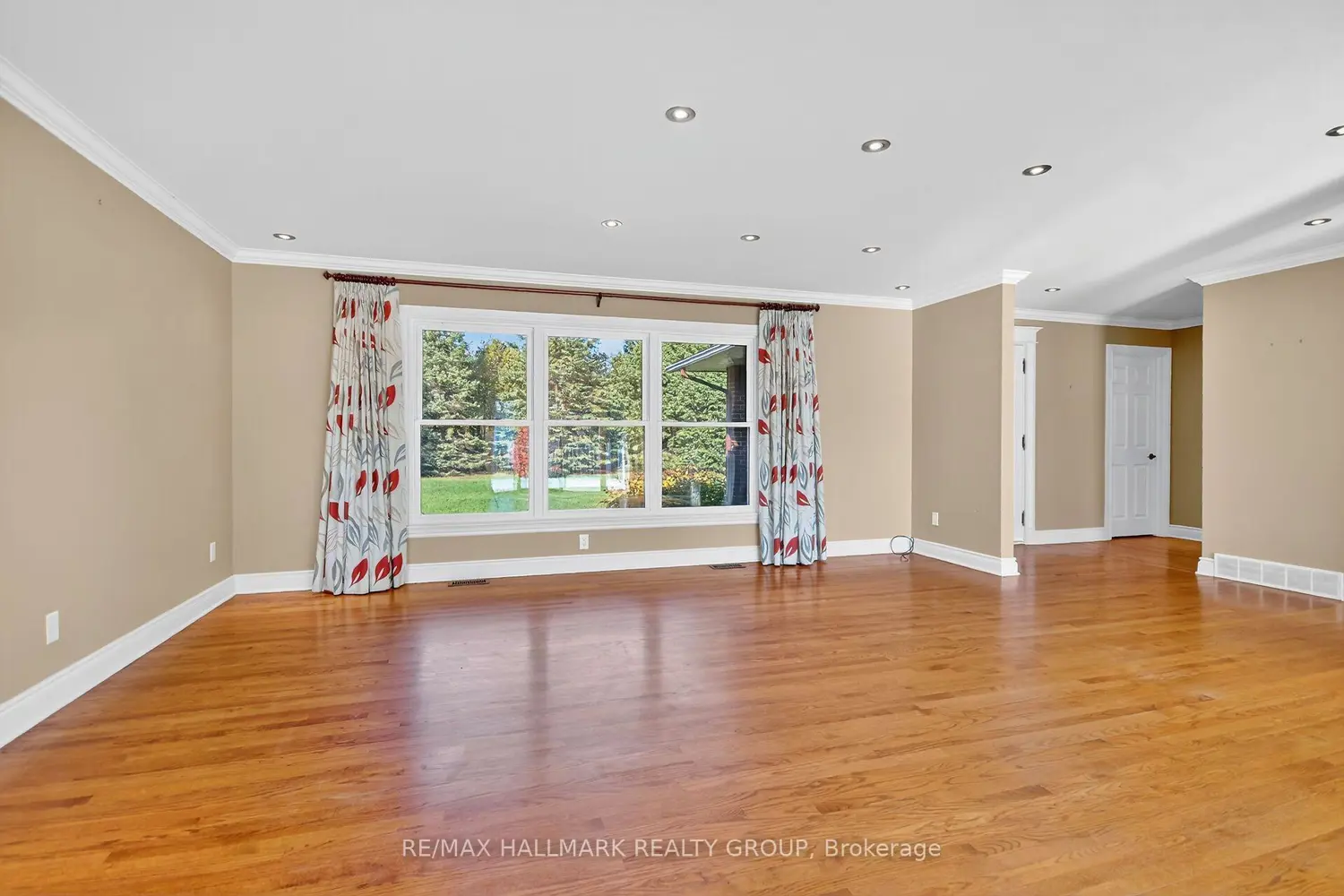 2772 Harbison Road photo 5