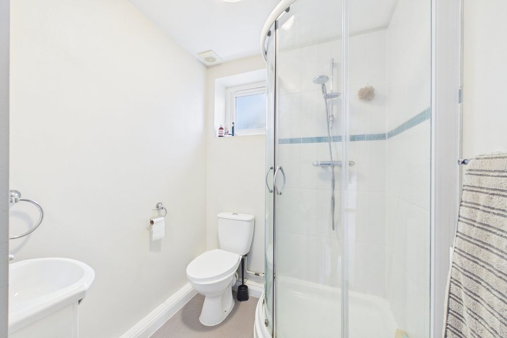 Additional image 11 of 4 bed semi-detached house to rentRippleside, Portishead, Bristol BS20