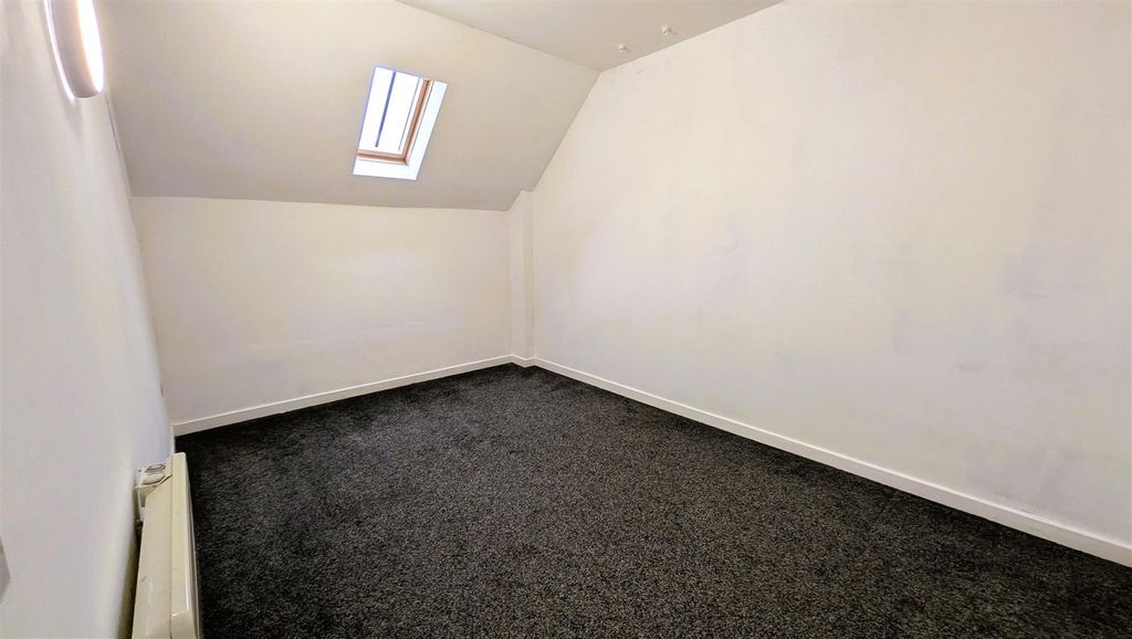 Additional image 3 of 2 bed flat to rentMeyrick Street, Pembroke Dock SA72