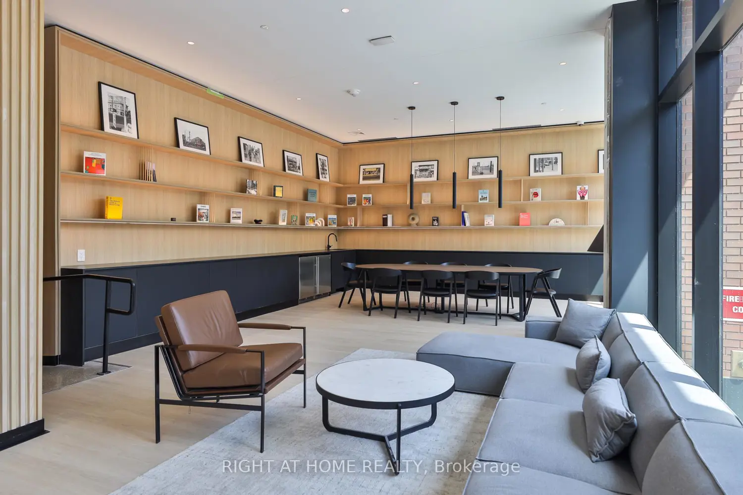 Additional image 18 of 2720 Dundas Street 604