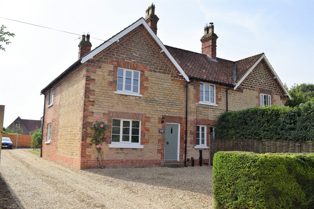 3 bed semi-detached house to rentSchool Lane, Appleby DN15