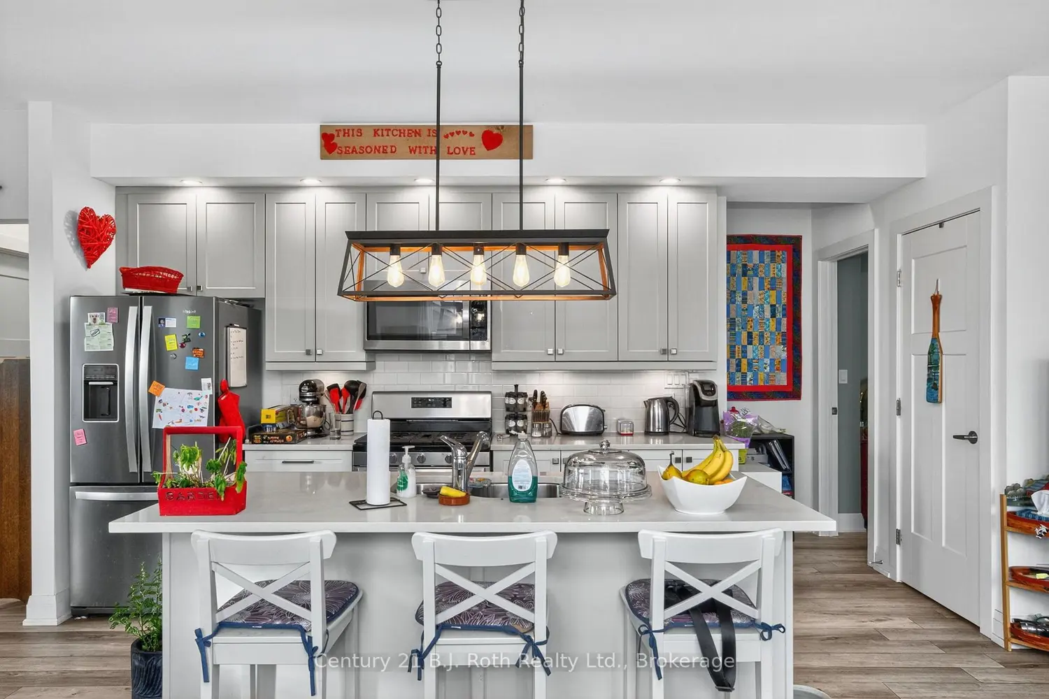 Additional image 4 of 16 Samantha Lane