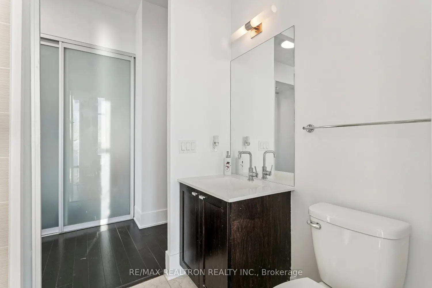 Additional image 9 of 103 The Queensway 2805