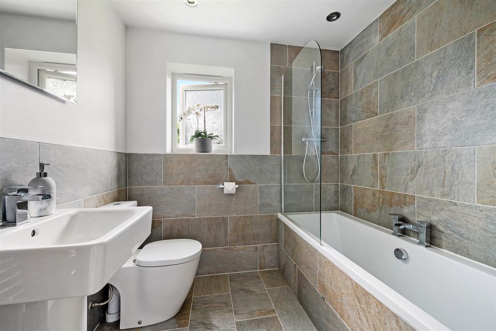 Additional image 15 of 6 bed detached house to rentAspen Drive, Scarcroft, Leeds LS14
