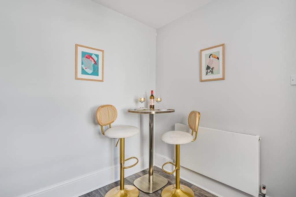 Additional image 3 of 3 bed flat to rentTown Centre, Henley-On-Thames RG9