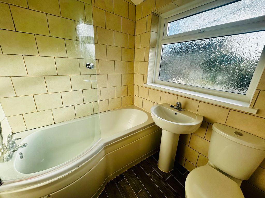 Additional image 4 of 3 bed semi-detached house to rentBeacons View, Neath SA11