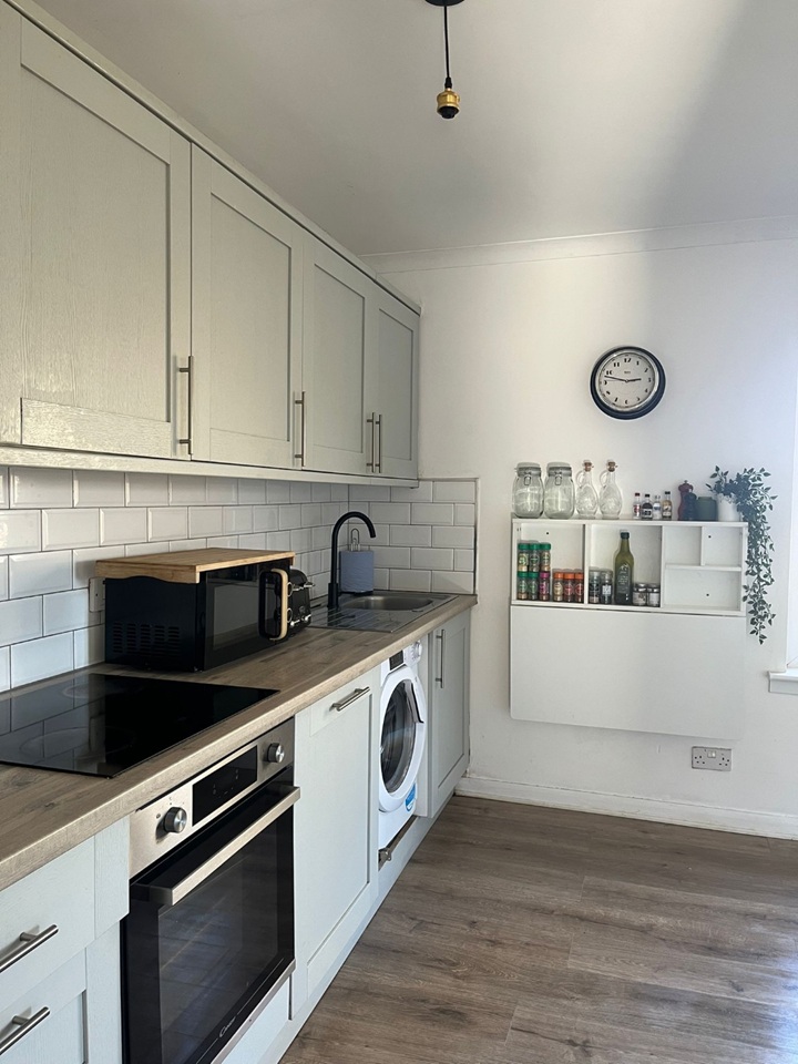 Additional image 3 of 2 Bed Flat, Woodlands Gate, G3, N1 7GU