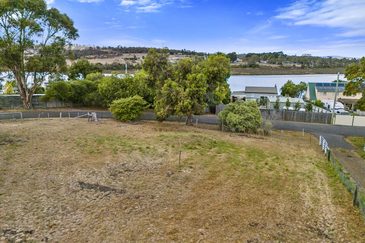 Additional image 15 of 1 & 2/48 Erle Street, Carlton River TAS 7173