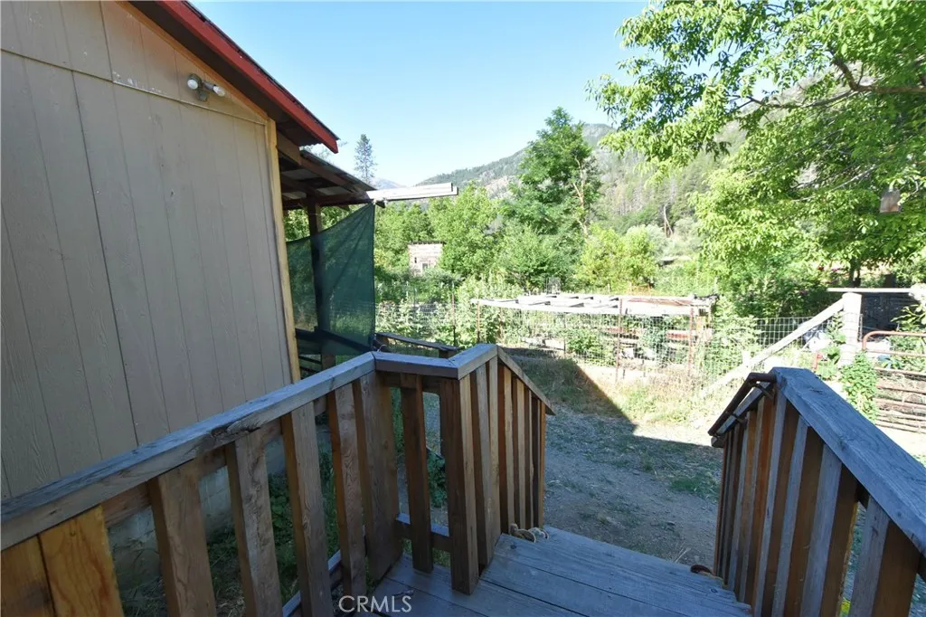 30834 State Hwy 96, Horse Creek, CA 96050
