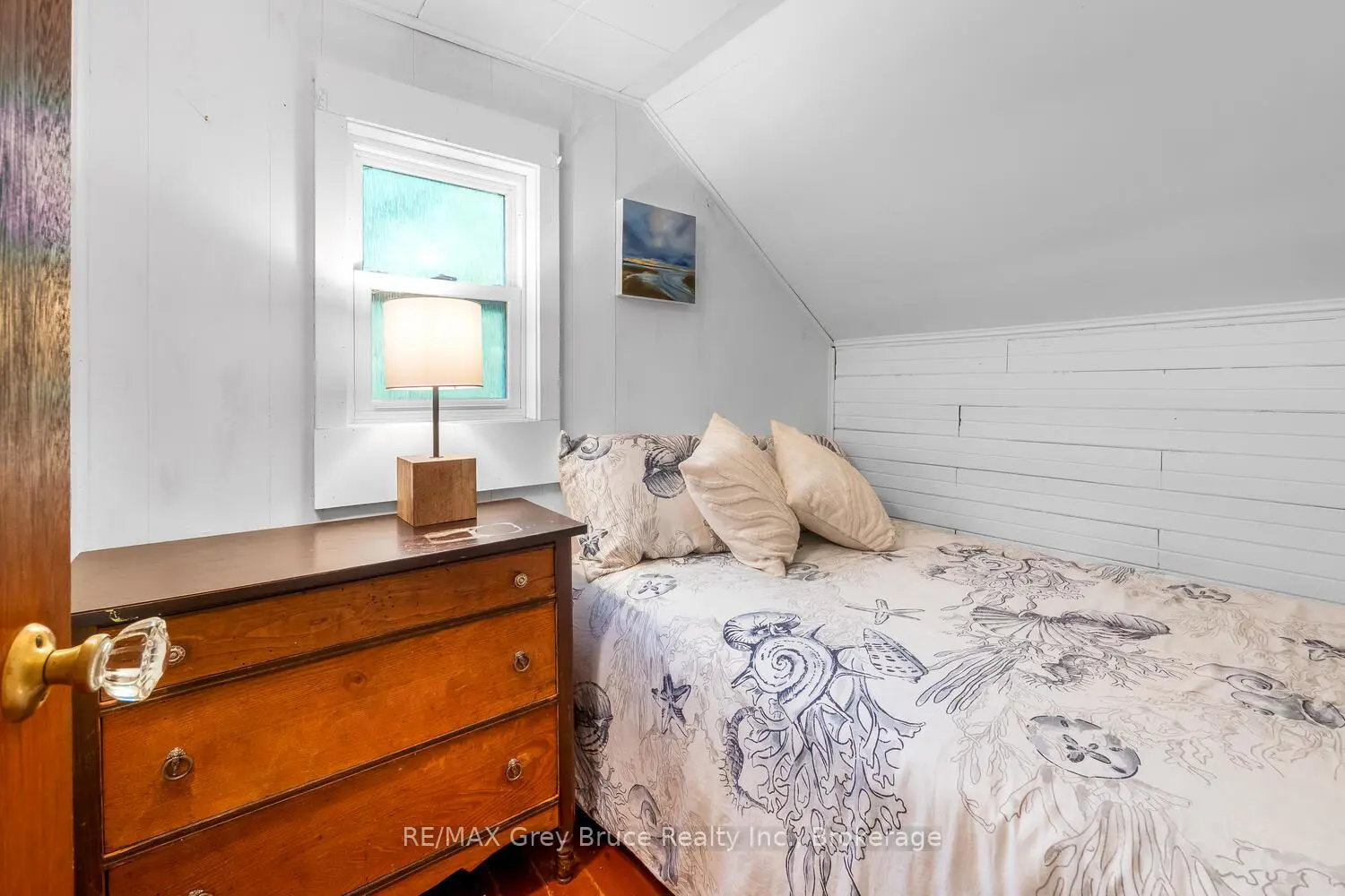 Additional image 8 of 1106 King Edward Avenue