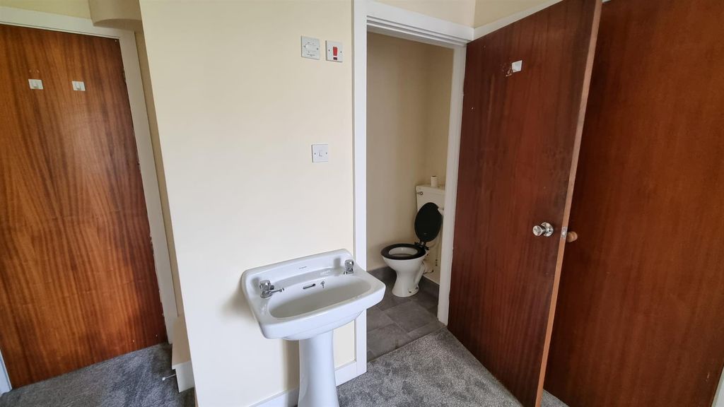 Additional image 8 of 1 bed flat to rentDew Street, Haverfordwest SA61