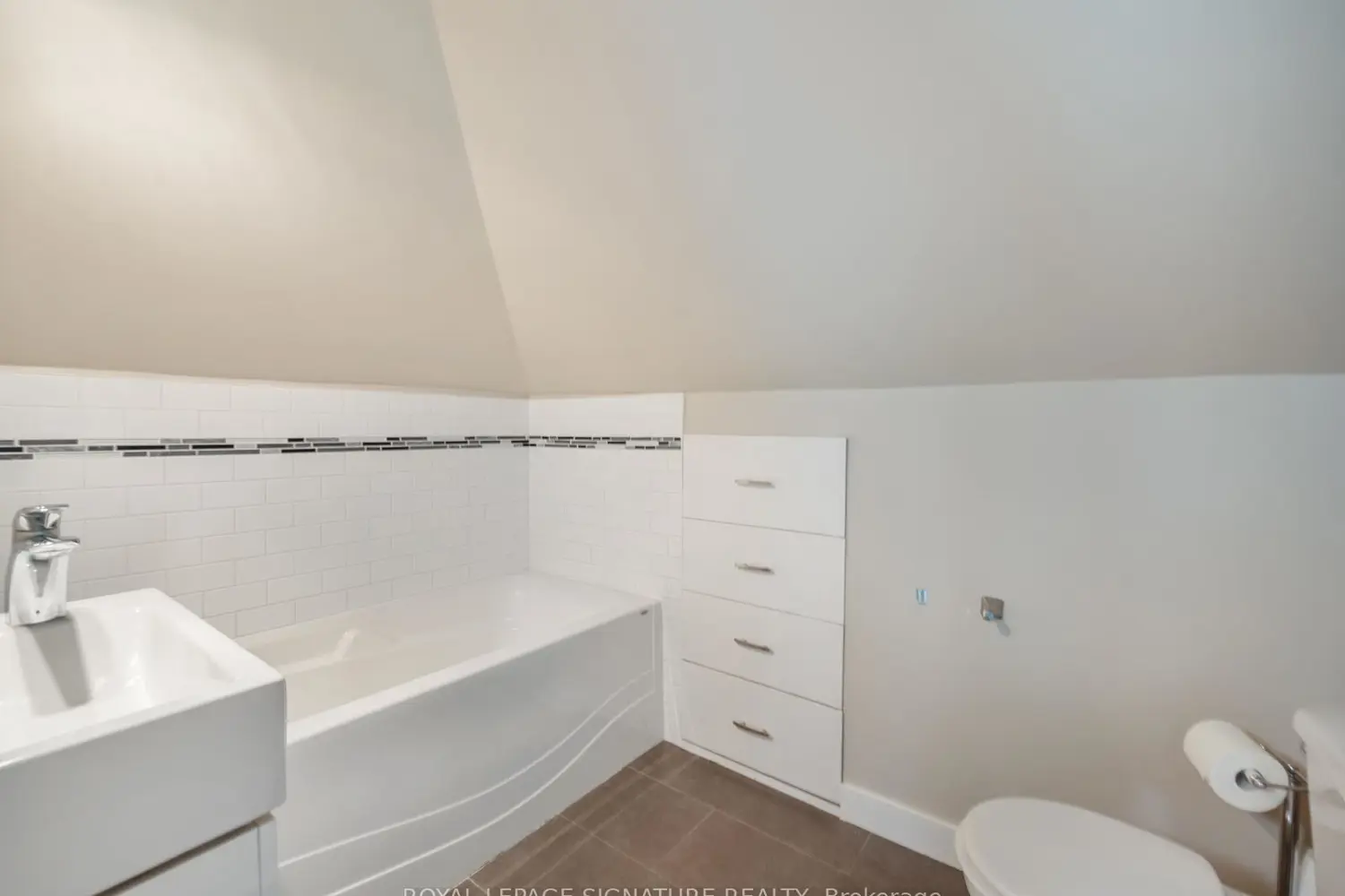 Additional image 14 of 79 Poyntz Street