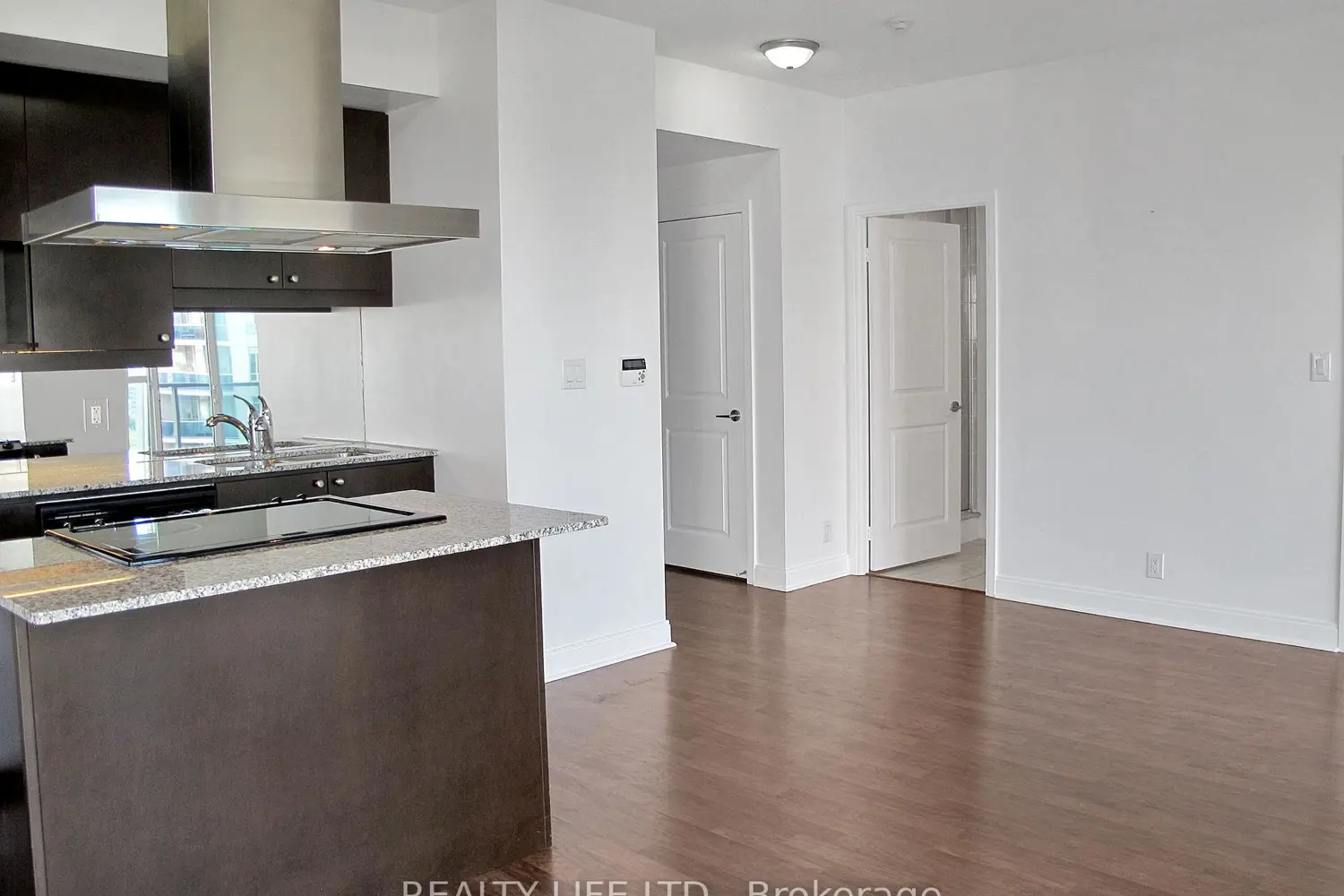 Additional image 7 of 60 Absolute Avenue 1401