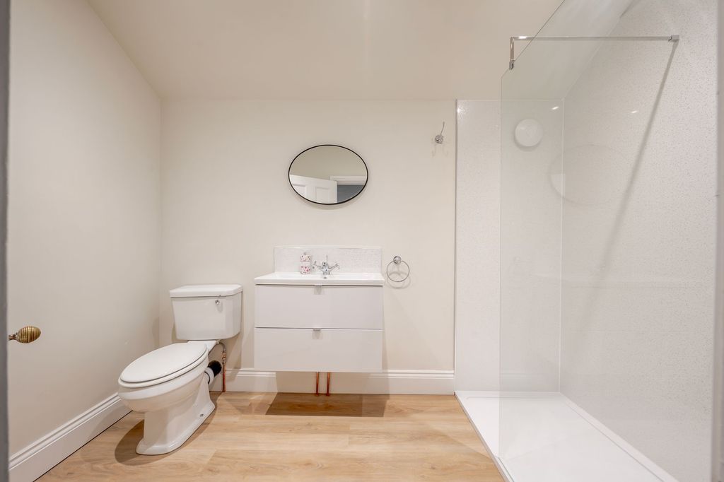 Additional image 11 of 4 bed flat to rentSt. Marys Avenue, Harrogate HG2