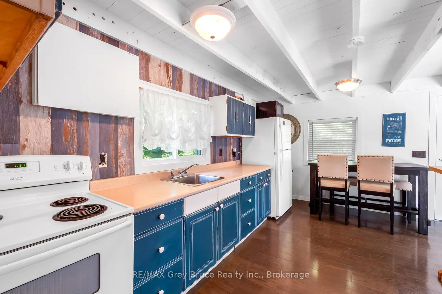 Additional image 5 of 1106 King Edward Avenue