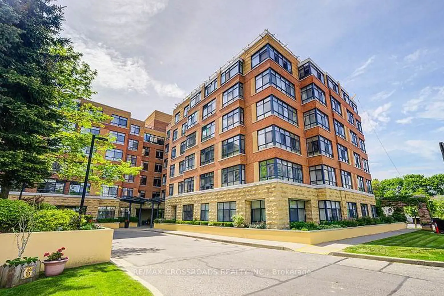 115 Bonis Avenue 502