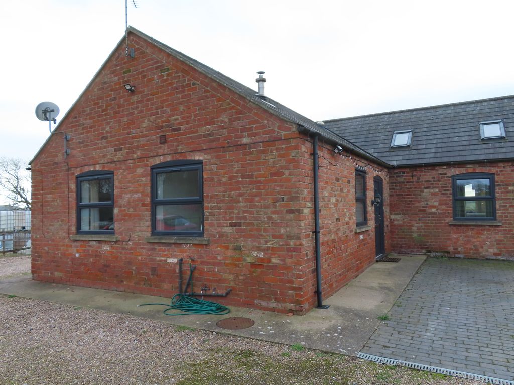 3 bed semi-detached bungalow to rentStableblock, Wrawby DN20