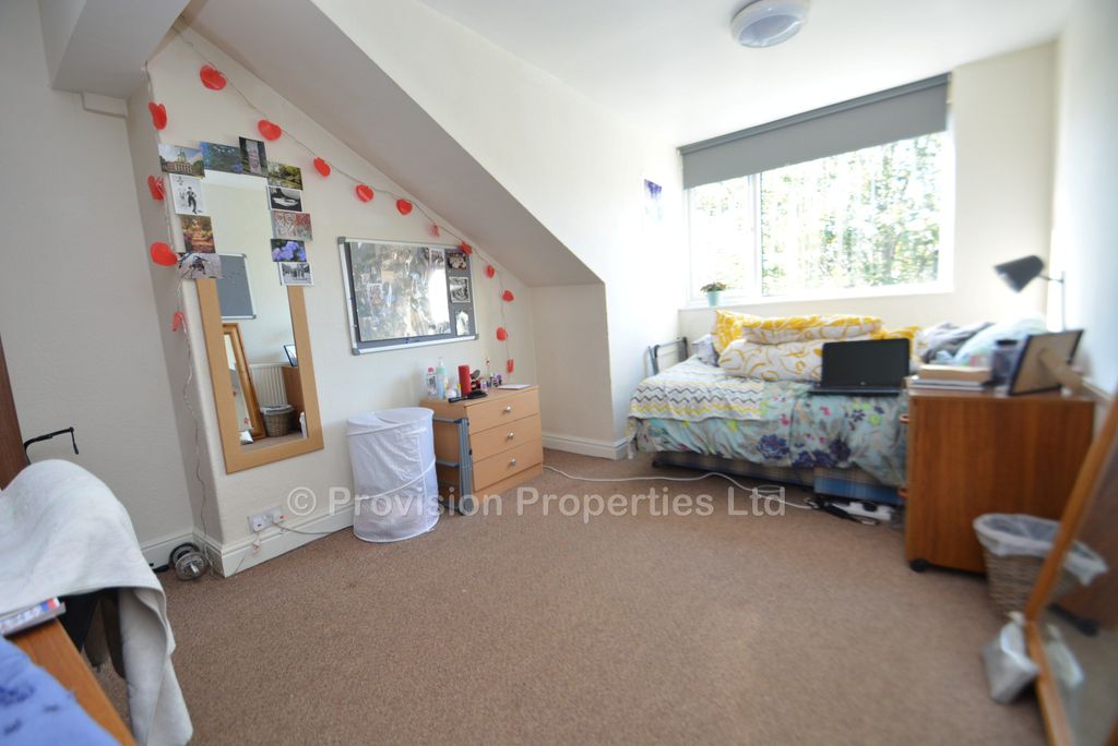 Additional image 6 of 8 bed terraced house to rentAsh Grove, Hyde Park, Leeds LS6