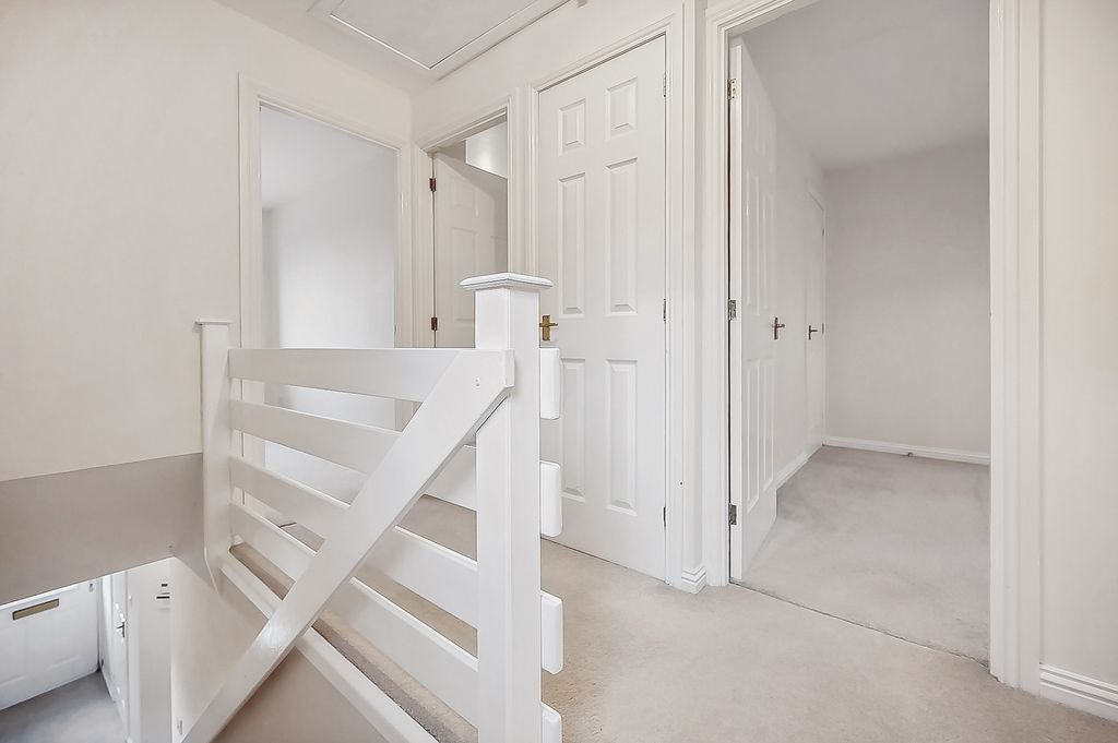 Additional image 8 of 3 bed semi-detached house to rentBrent Road, Glasgow, Glasgow G46