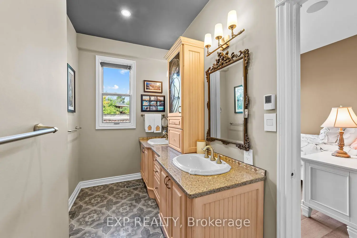 Additional image 10 of 569 Franklinway Gate