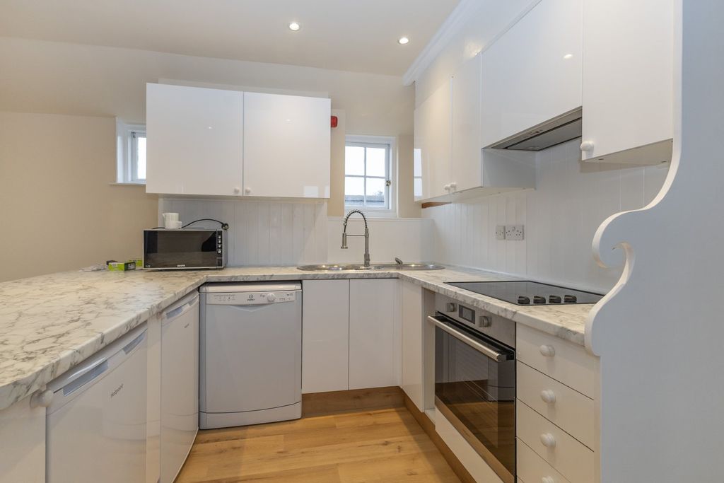 Additional image 5 of 1 bed flat to rentSt James Street, St Peter Port GY1