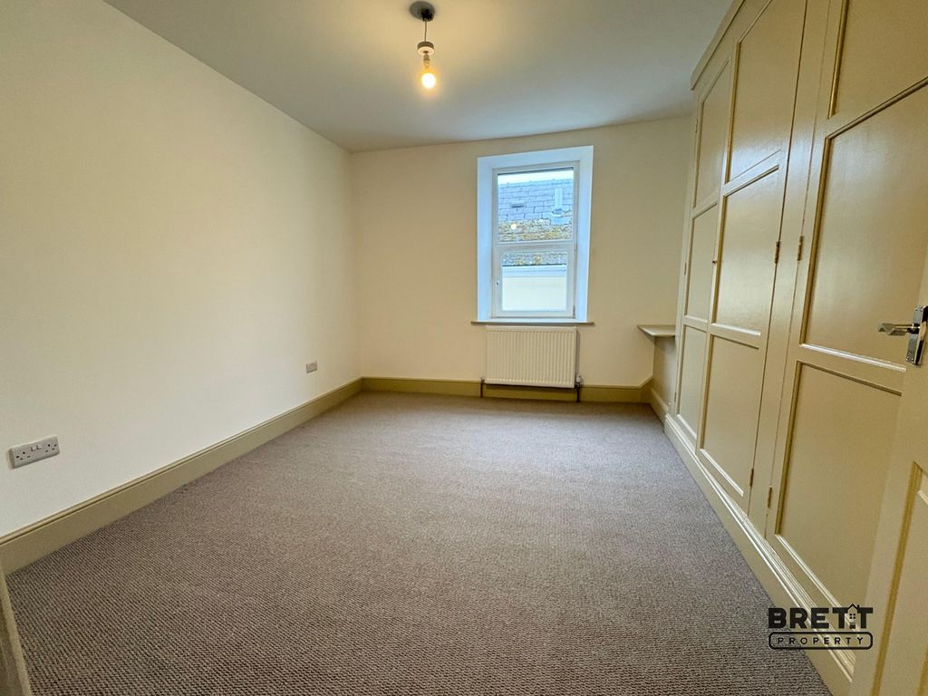 Additional image 7 of 3 bed flat to rentFlat 3, 27 Main Street, Pembroke, Pembrokeshire. SA71