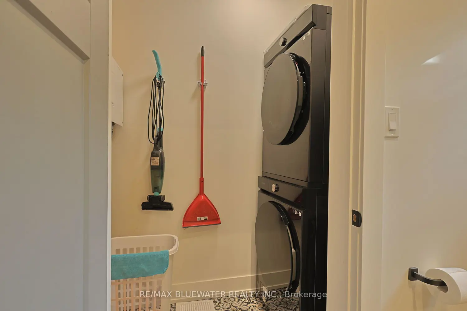 Additional image 12 of 82 River Road