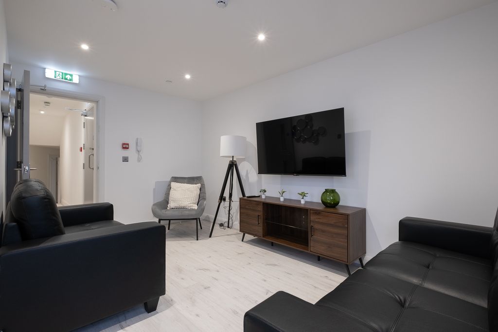 6 bed shared accommodation to rentDe La Beche Street, Swansea SA1 photo 3