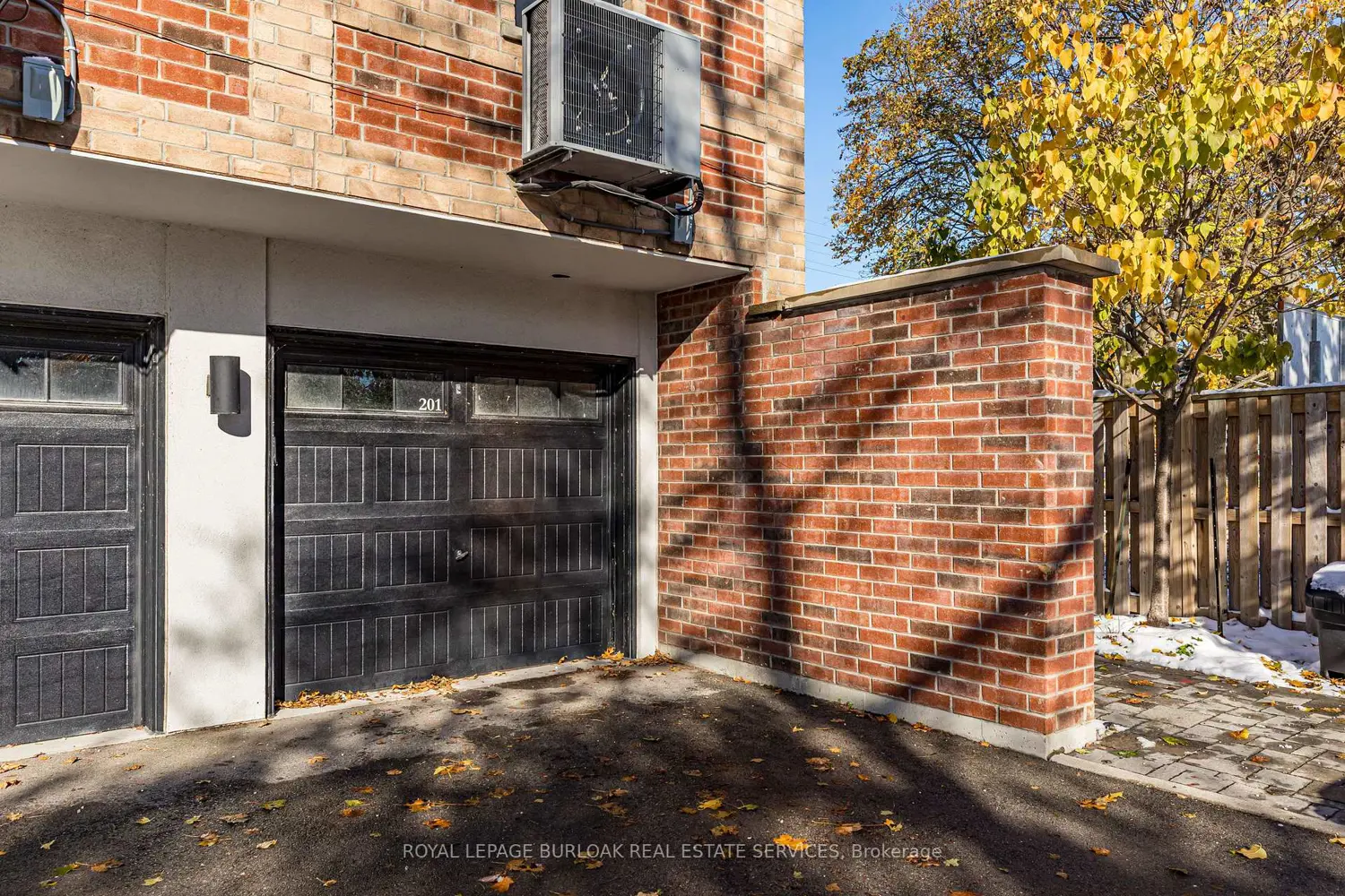 Additional image 5 of 760 Lakeshore Road 201