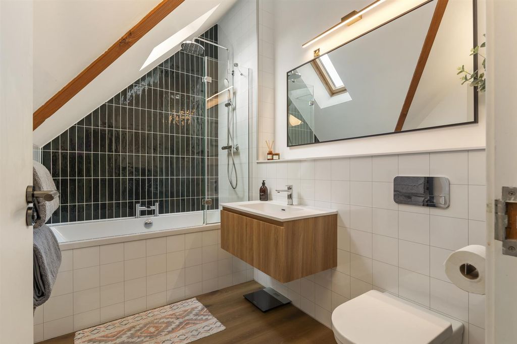Additional image 13 of 4 bed property to rentParadise Row, Pembroke SA71