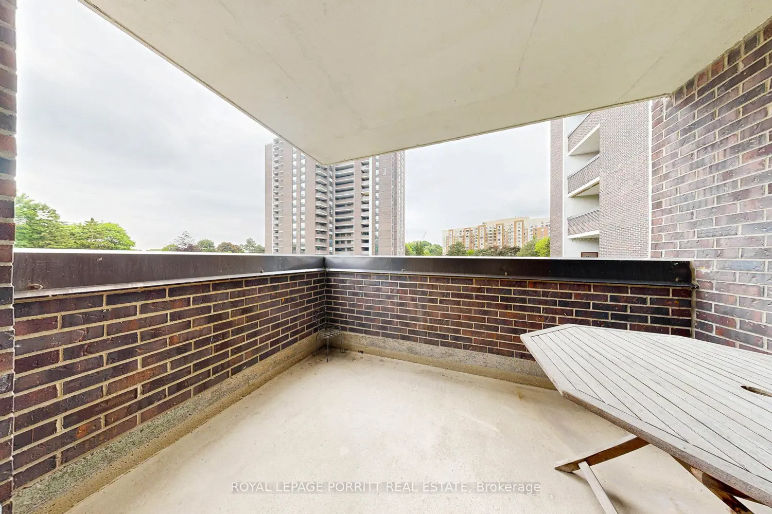 Additional image 15 of 1535 Lakeshore Road 201