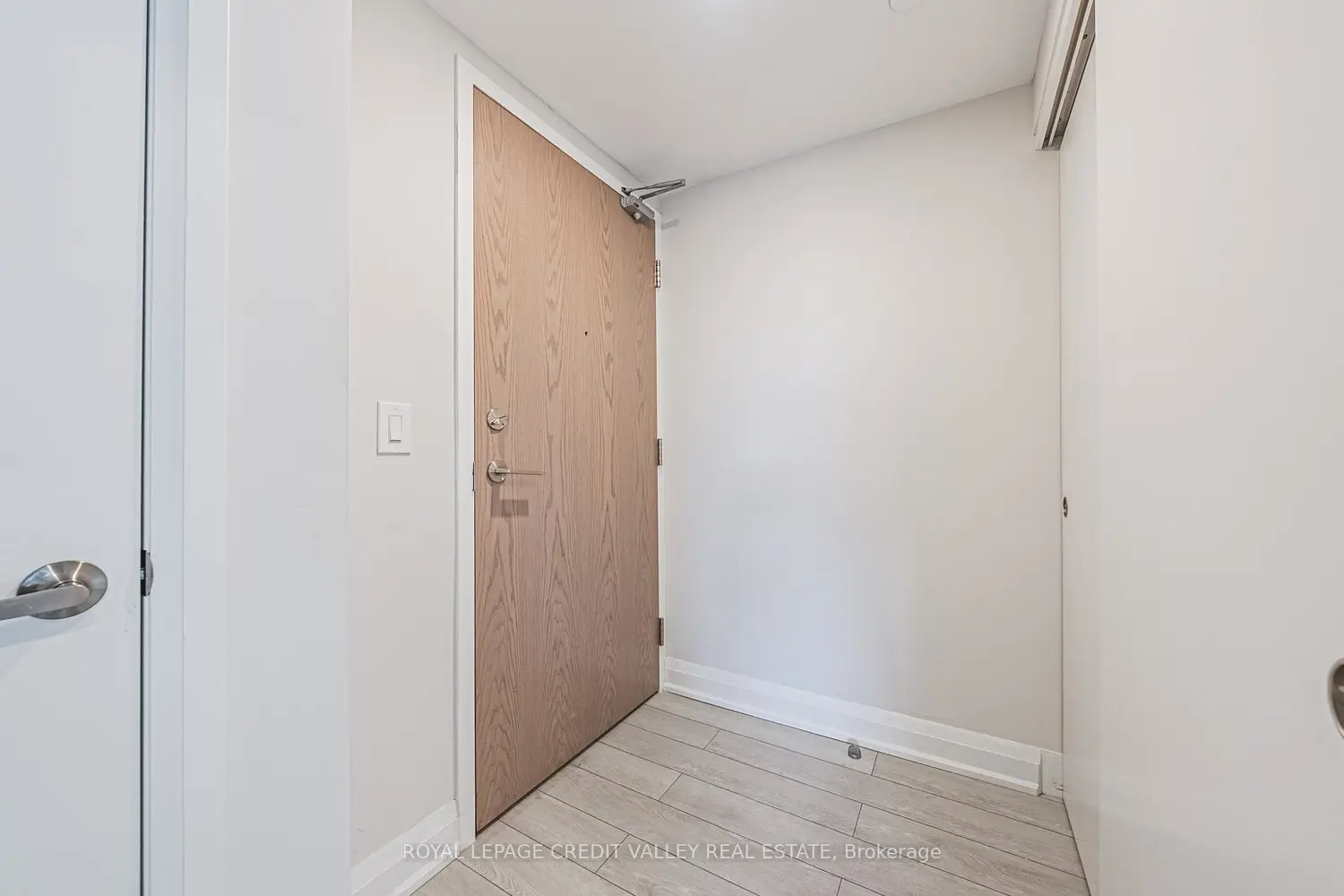 Additional image 4 of 58 Lakeside Terrace 317