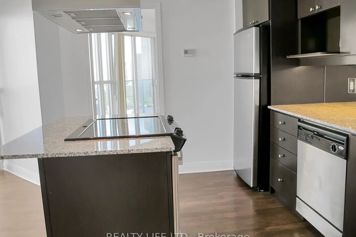 Additional image 8 of 60 Absolute Avenue 1401