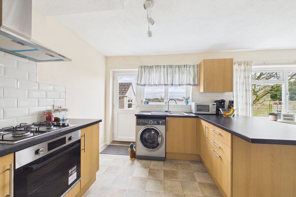 Additional image 4 of 3 bed semi-detached house to rentDavin Crescent, Pill, Bristol BS20